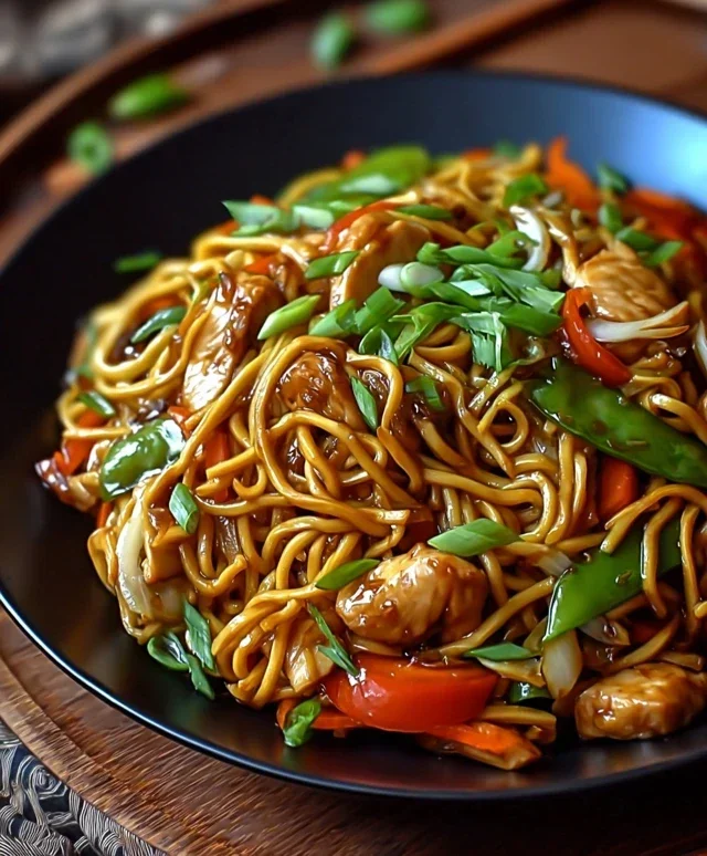 Hähnchen Chow Mein: Ein schnelles und leckeres Gericht!